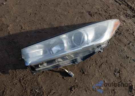 2018 Toyota Highlander Le from USA, damaged, VIN 5TDBZRFH8JS491240